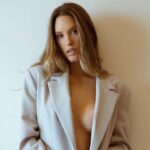 Single Colombian girl